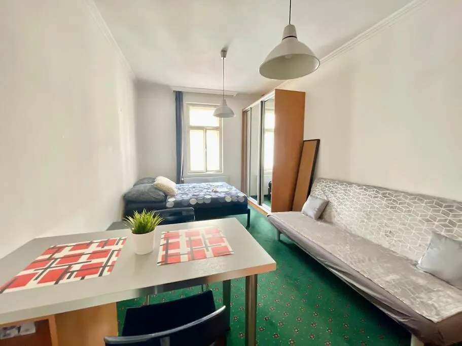 Centrum Bohemia Studio Prag 0*,